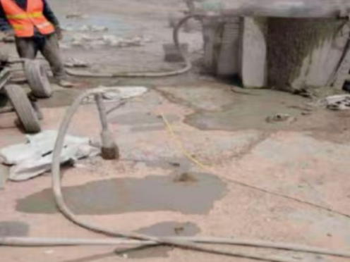 昌平水泥混凝土路面板底注浆技术 路面脱空注浆整治方案
