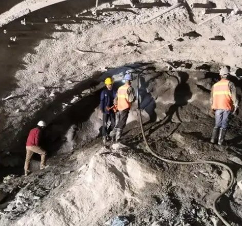 昌平拱顶带模注浆料的施工流程及注意事项